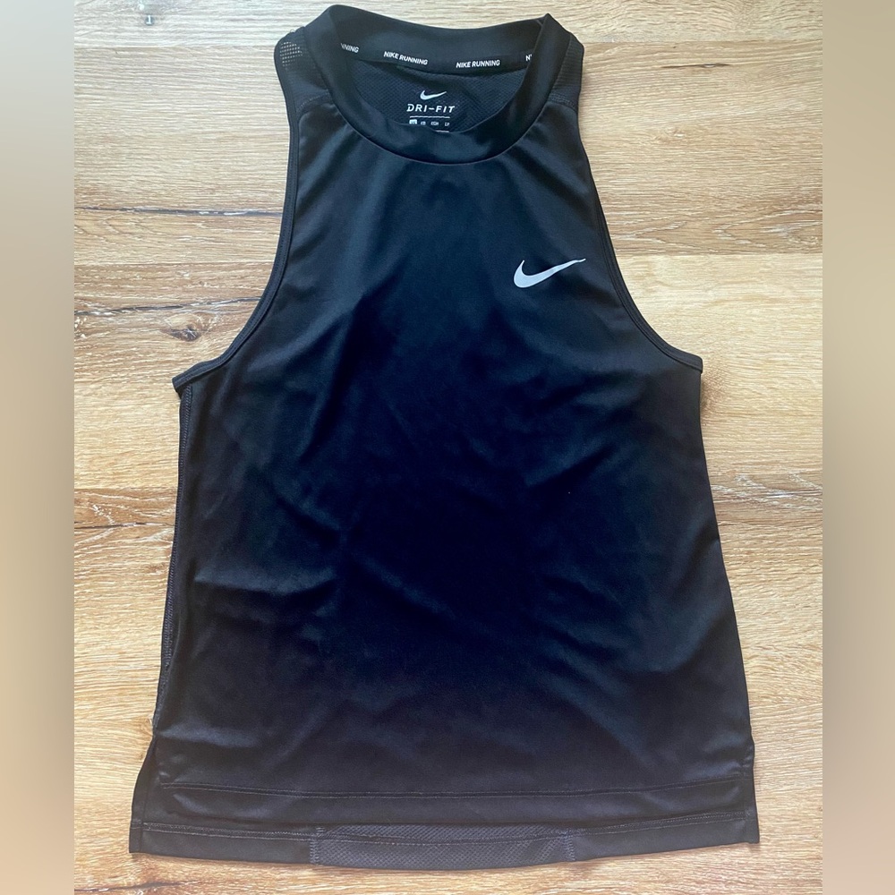 Nike Dri Fit Sleeveless Running Tank Top in Black